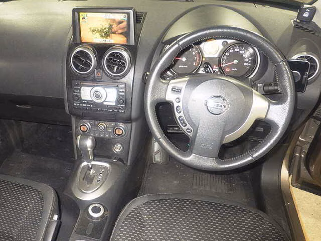 NISSAN DUALIS