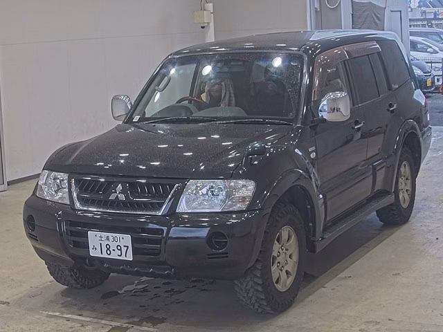 MITSUBISHI PAJERO