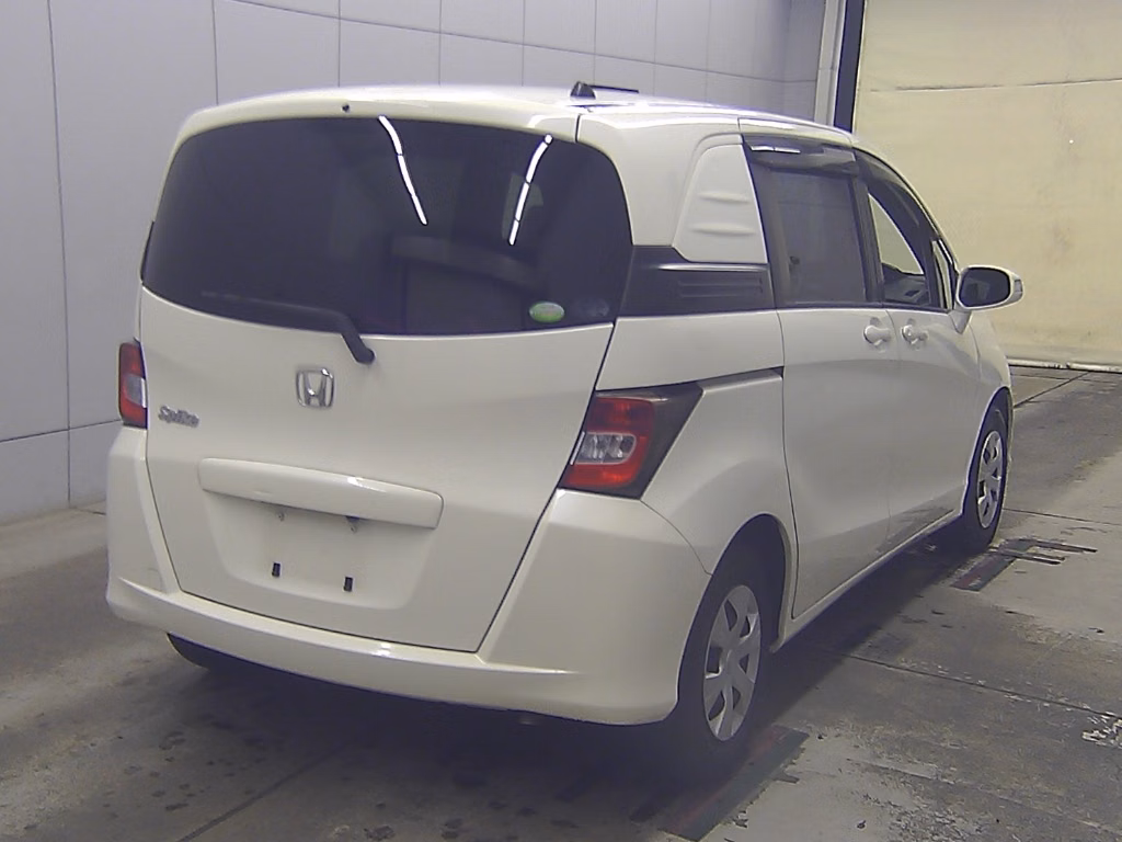HONDA FREED SPIKE