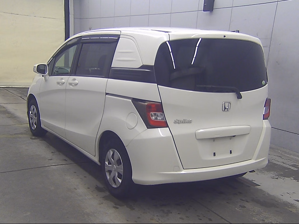 HONDA FREED SPIKE