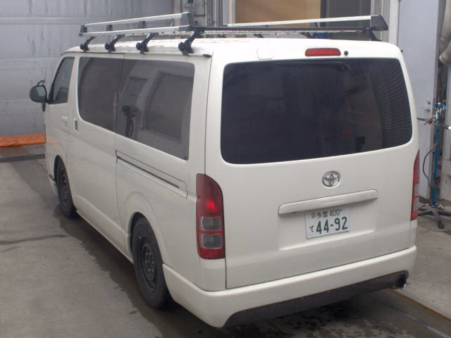 TOYOTA REGIUS ACE