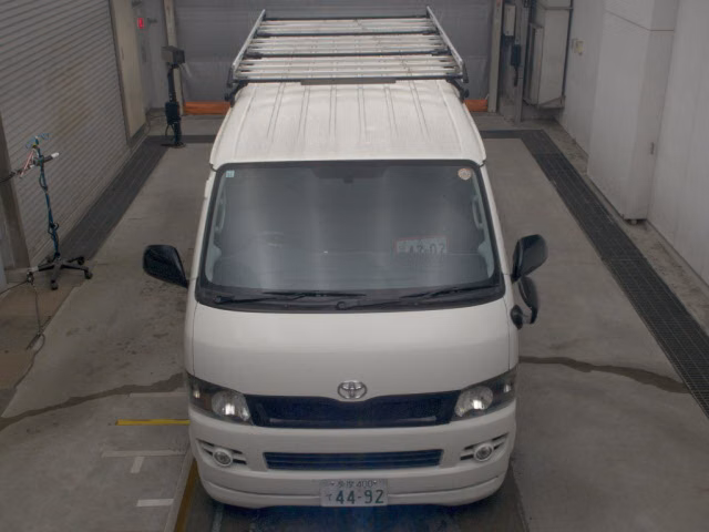 TOYOTA REGIUS ACE