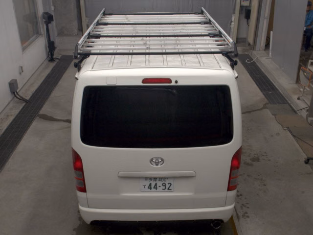 TOYOTA REGIUS ACE
