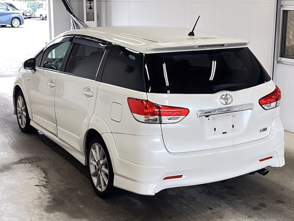 TOYOTA WISH