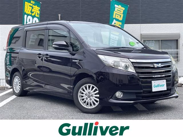 TOYOTA NOAH