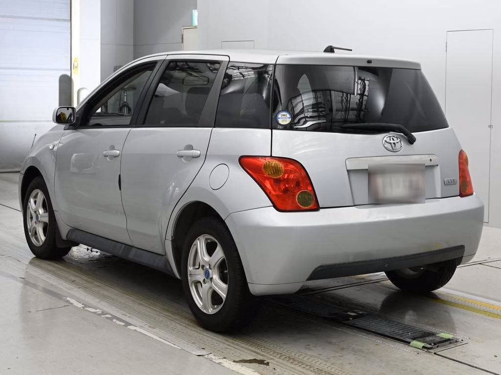 TOYOTA IST