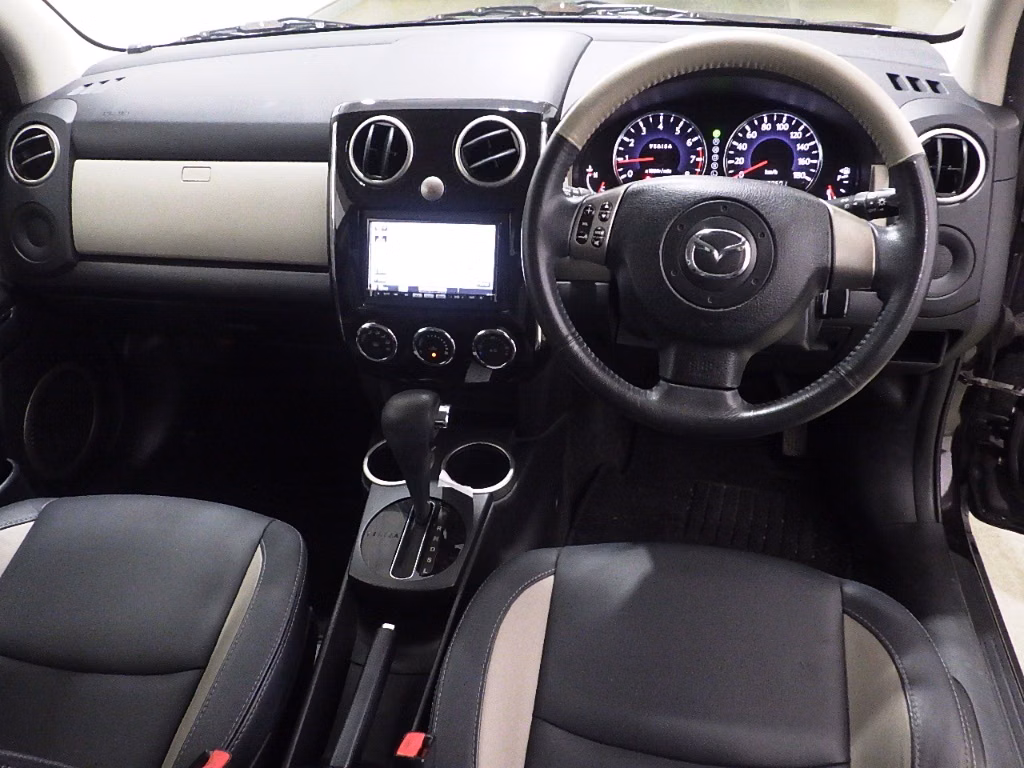 MAZDA VERISA