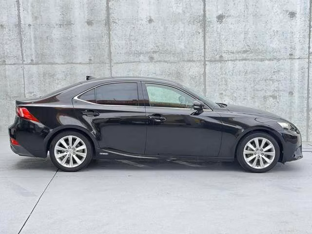 Lexus IS300h
