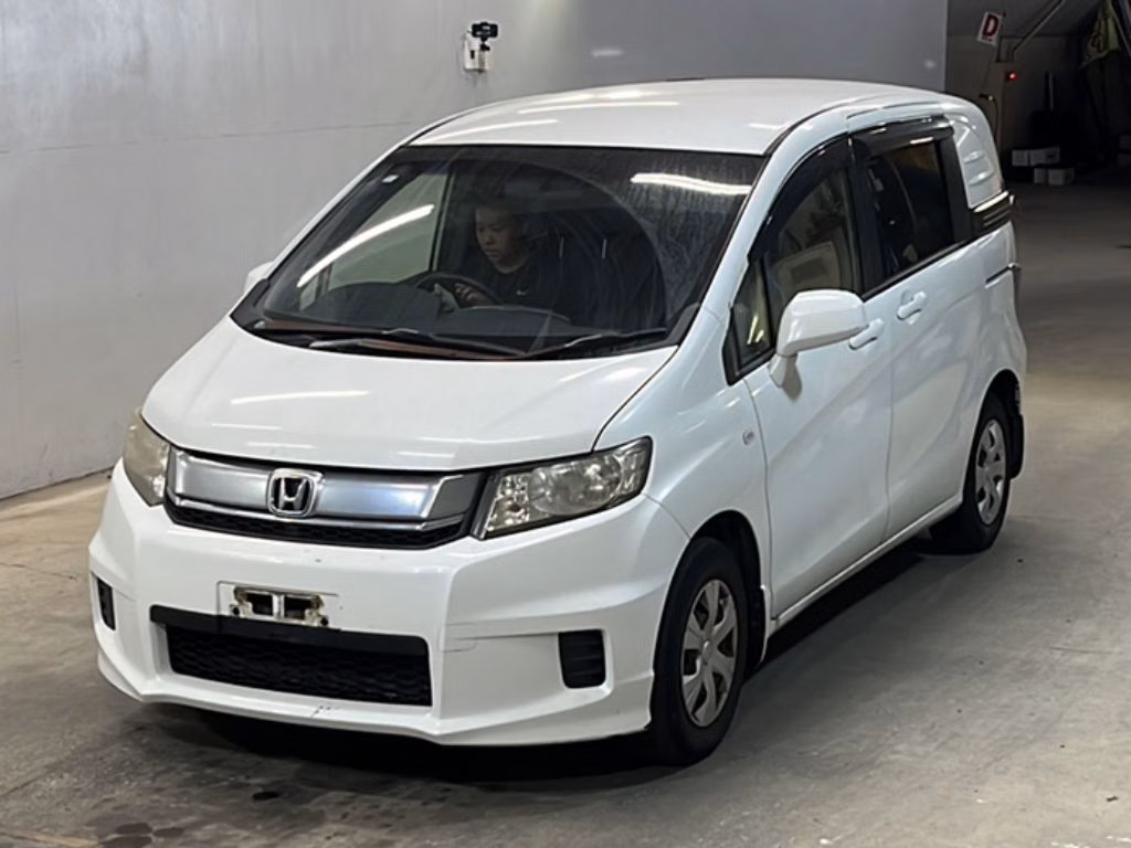 HONDA FREED SPIKE