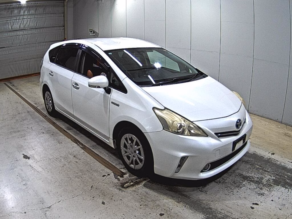 TOYOTA PRIUS ALPHA