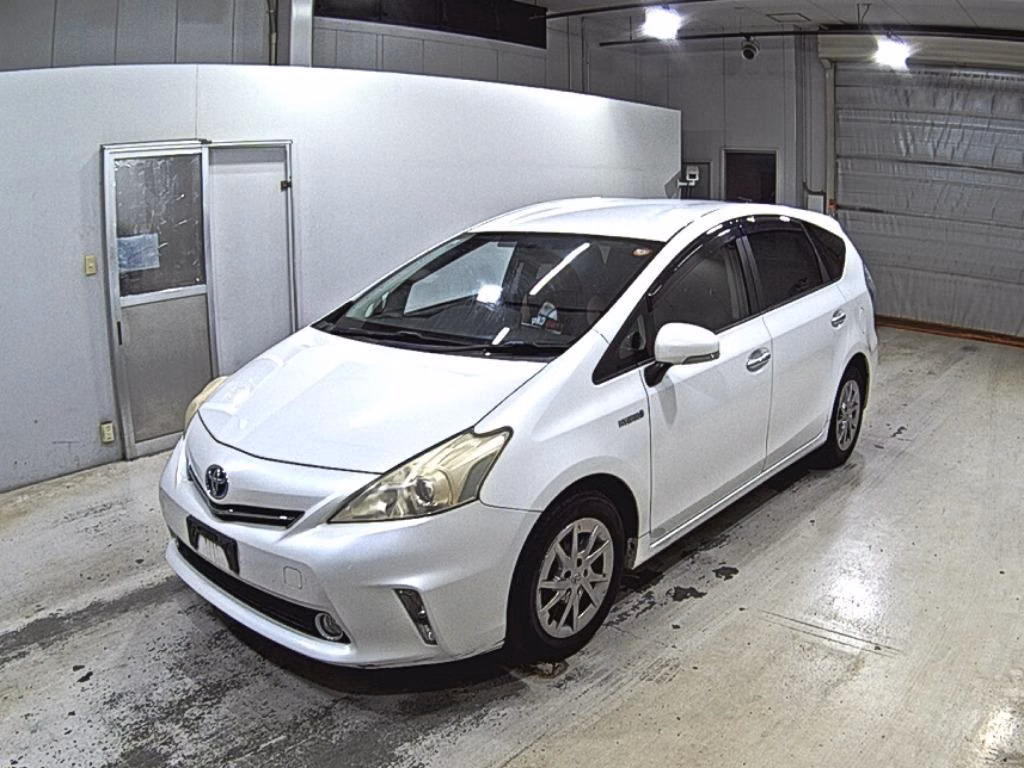 TOYOTA PRIUS ALPHA