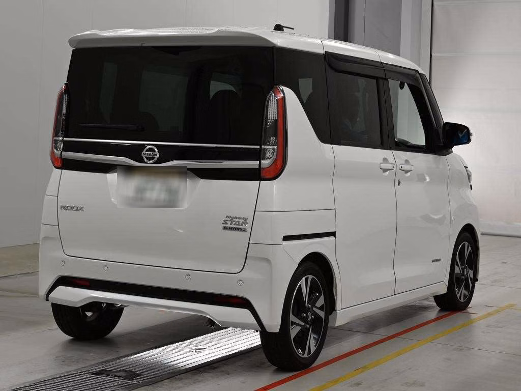 NISSAN ROOX