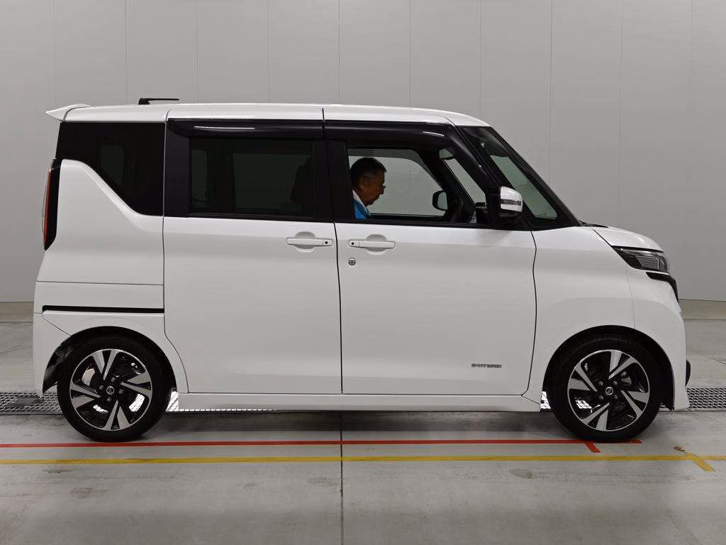 NISSAN ROOX