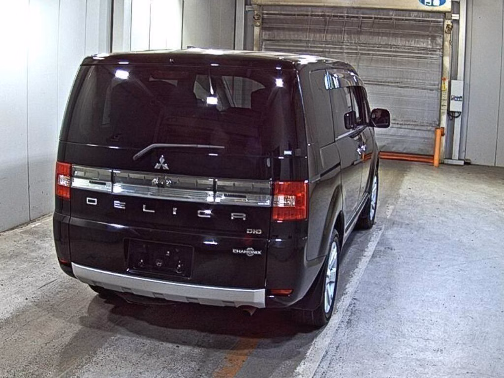 MITSUBISHI DELICA D:5