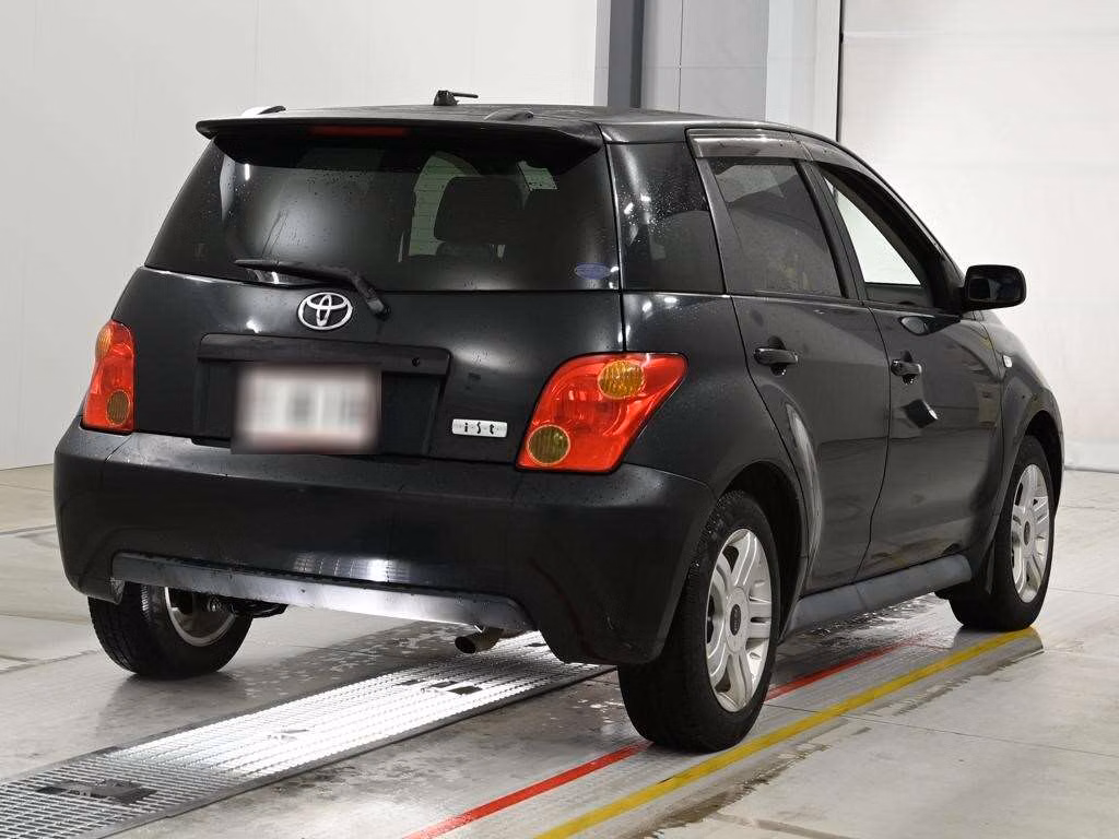 TOYOTA IST