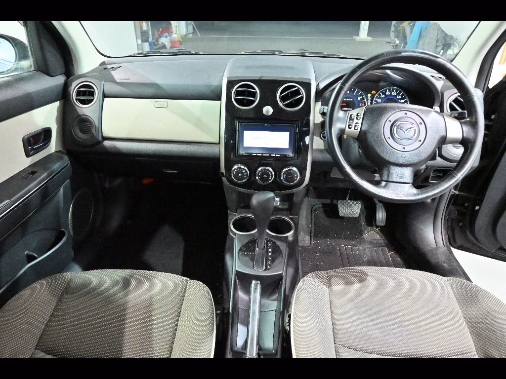 MAZDA VERISA