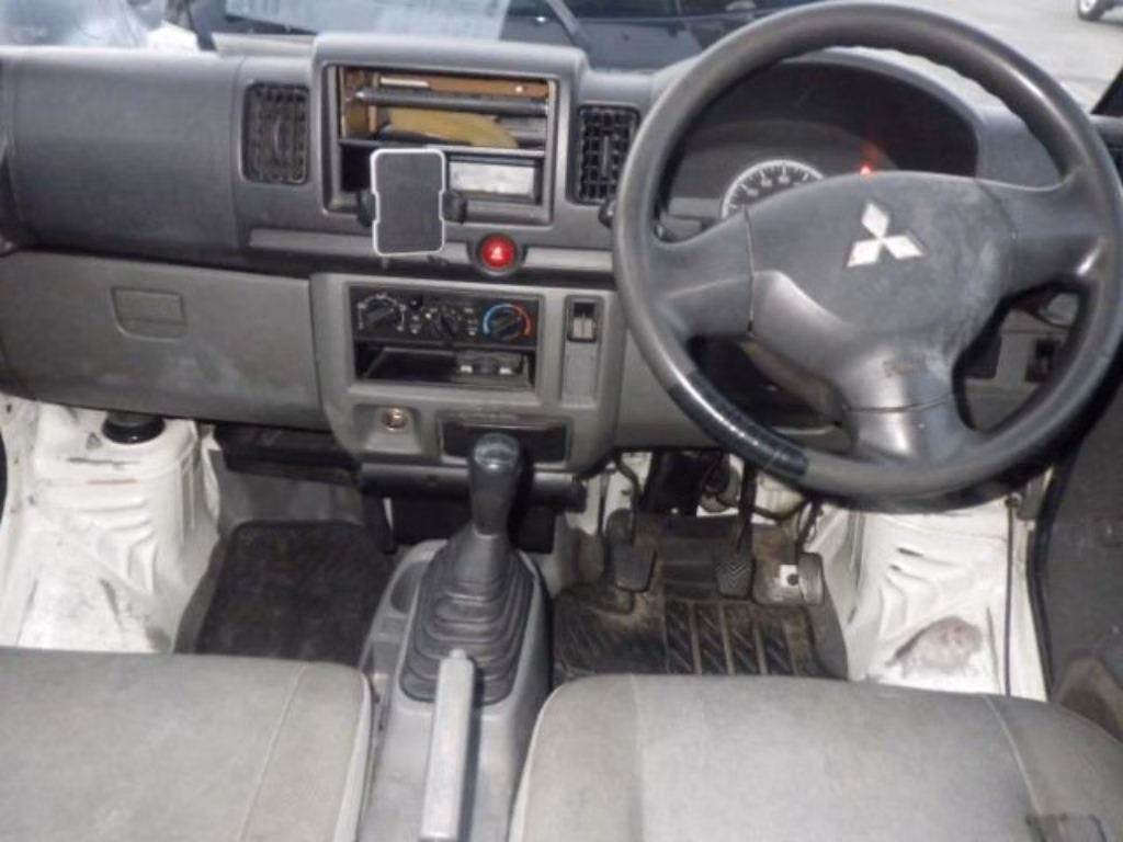 MITSUBISHI MINICAB
