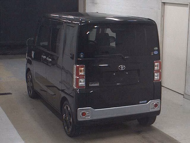 TOYOTA PIXIS MEGA