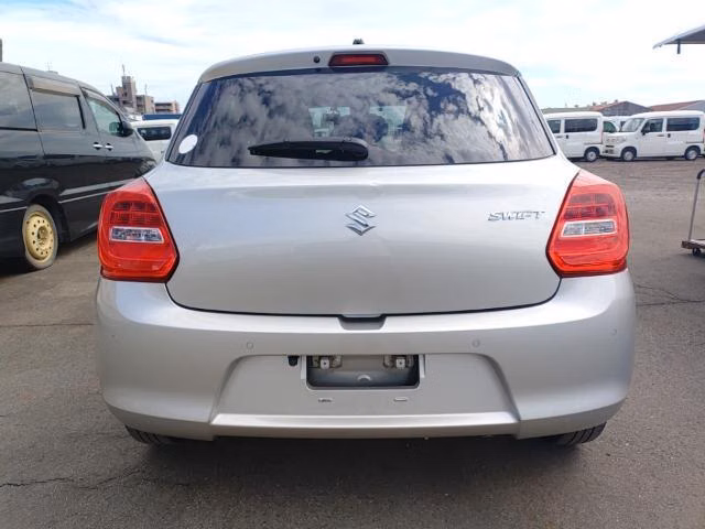 SUZUKI SWIFT
