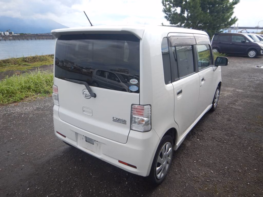 DAIHATSU MOVE CONTE