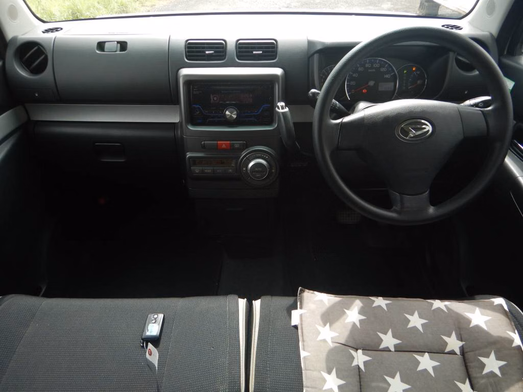 DAIHATSU MOVE CONTE