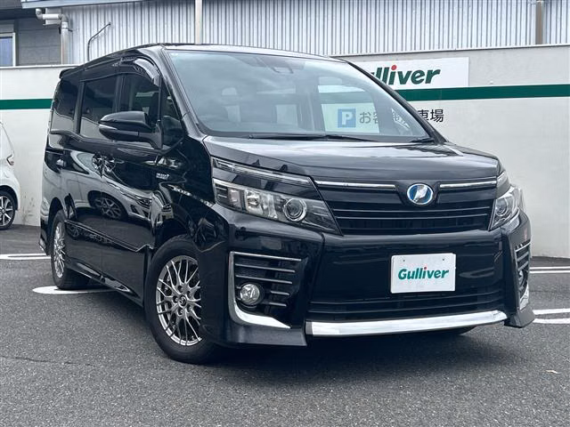 TOYOTA VOXY
