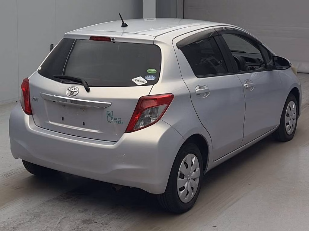 TOYOTA VITZ