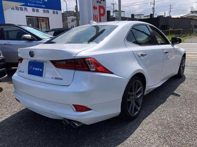 Lexus IS300h