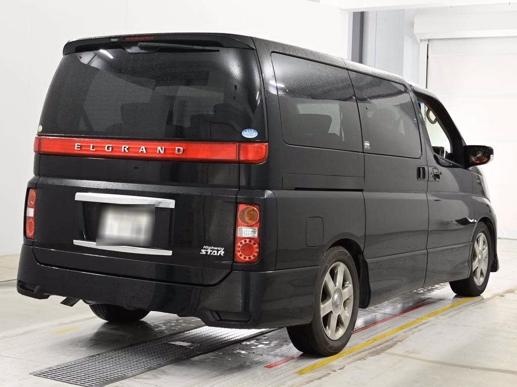 NISSAN ELGRAND