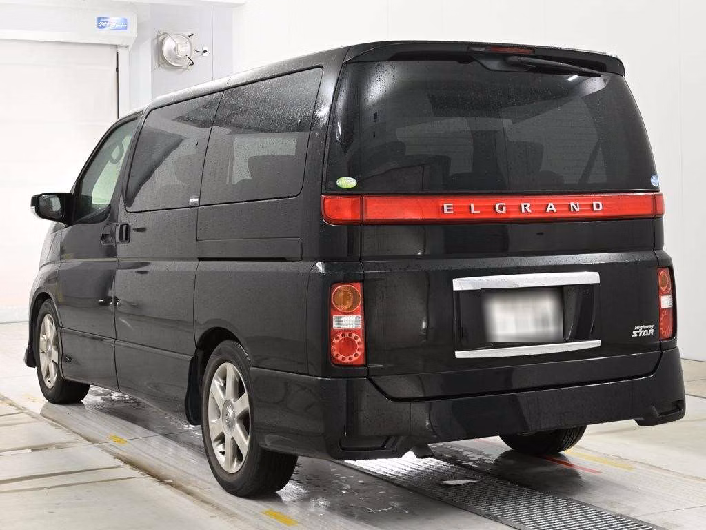 NISSAN ELGRAND