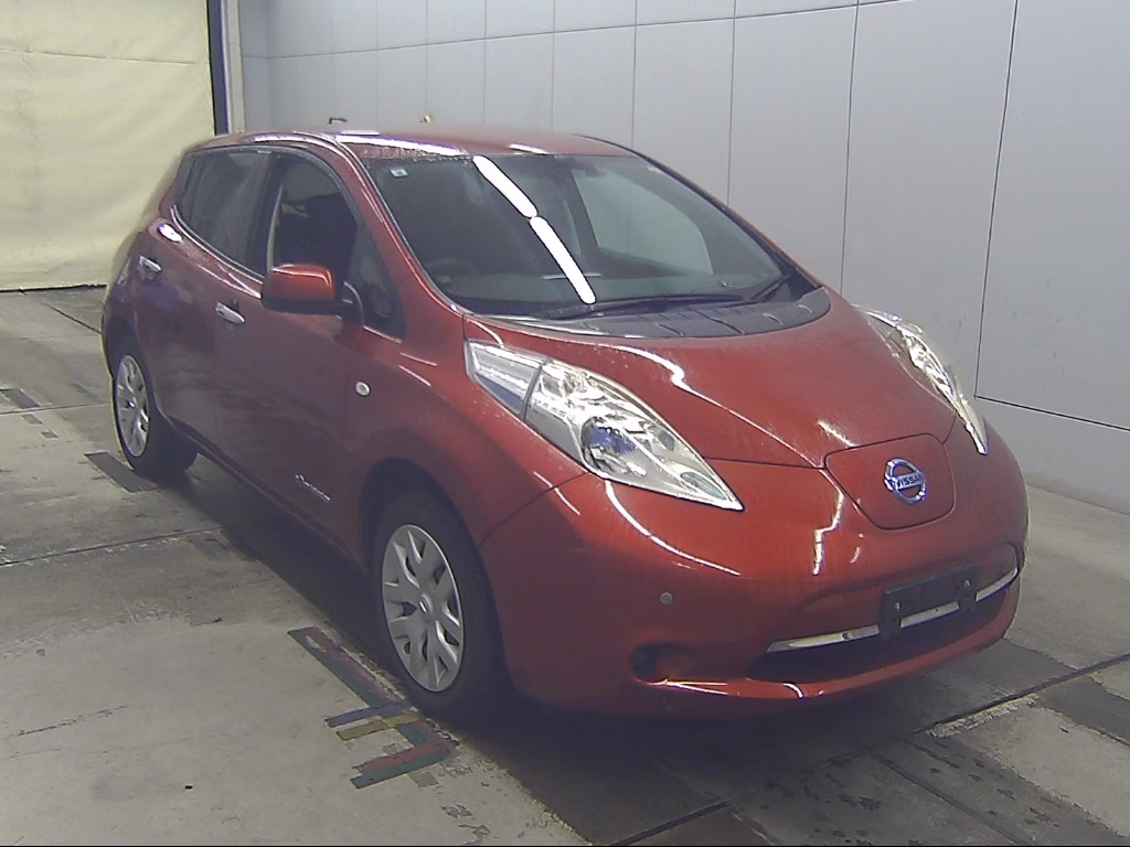 NISSAN LEAF