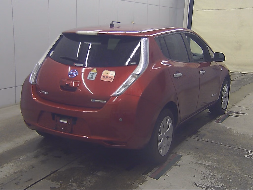 NISSAN LEAF