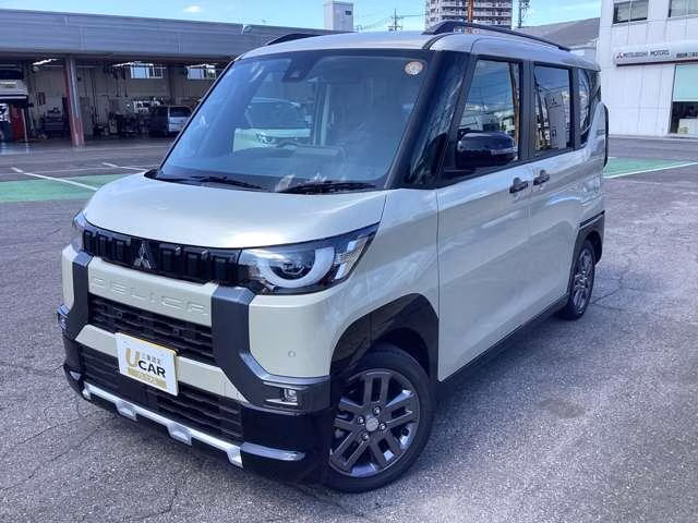 Mitsubishi Delica Mini