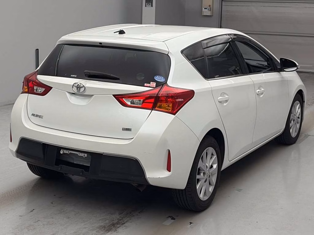 TOYOTA AURIS