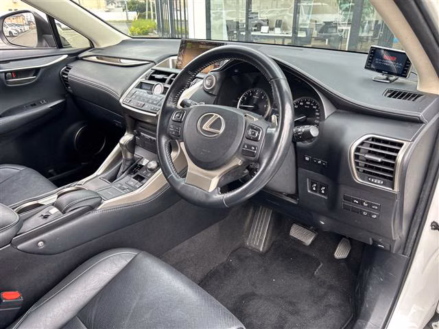 Lexus NX200t