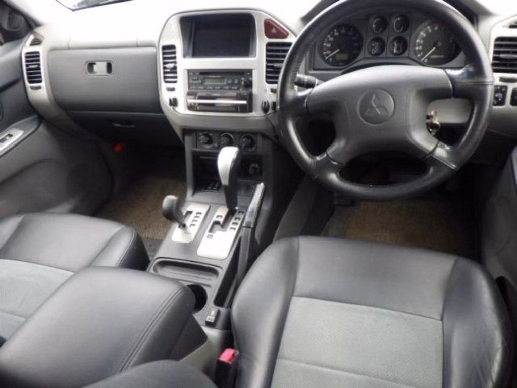 MITSUBISHI PAJERO