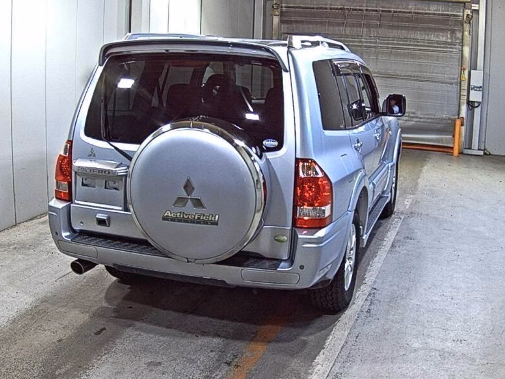 MITSUBISHI PAJERO
