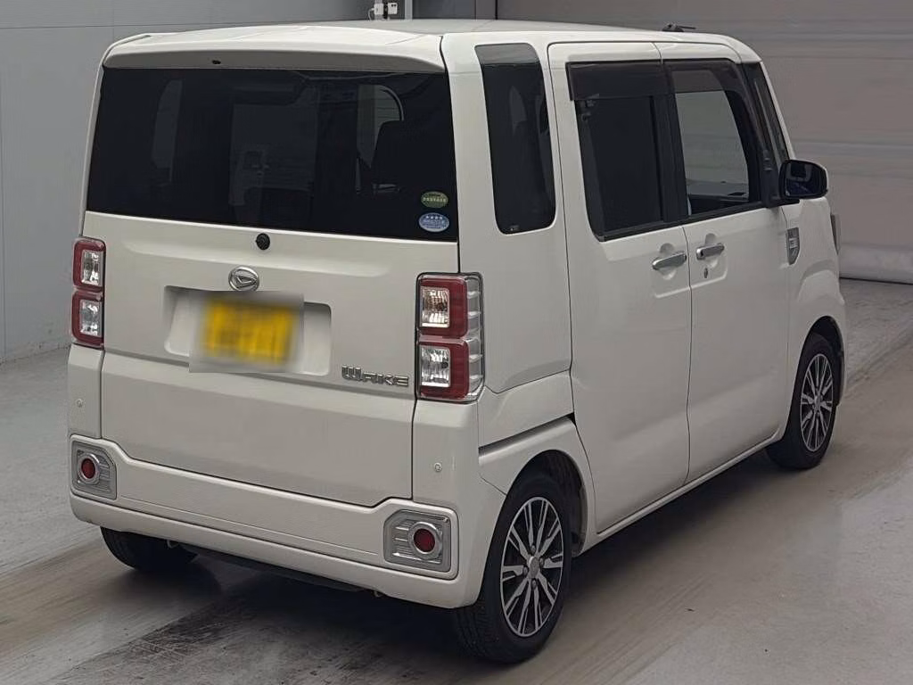 DAIHATSU WAKE