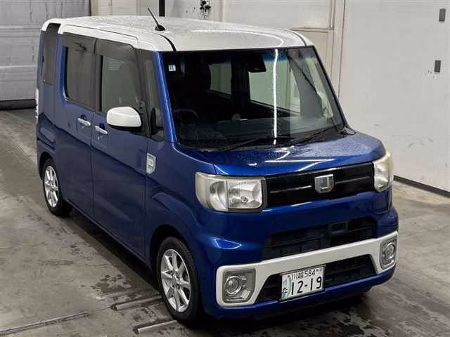DAIHATSU WAKE