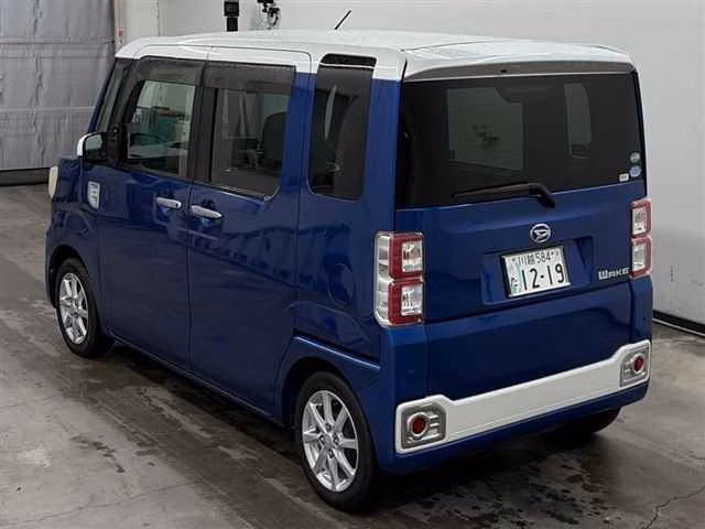 DAIHATSU WAKE