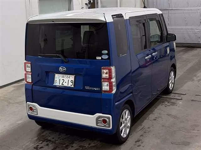 DAIHATSU WAKE