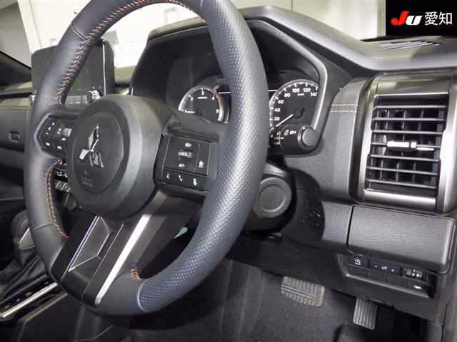 MITSUBISHI TRITON