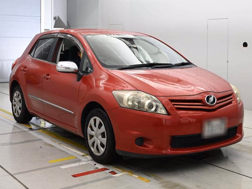 TOYOTA AURIS
