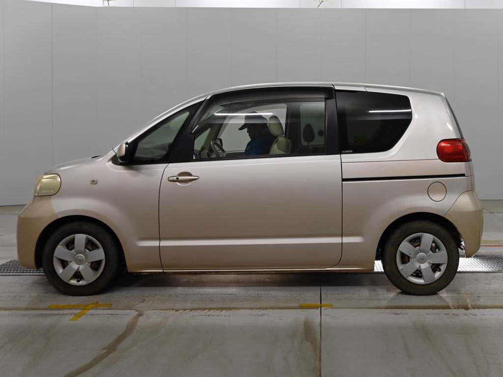 TOYOTA PORTE