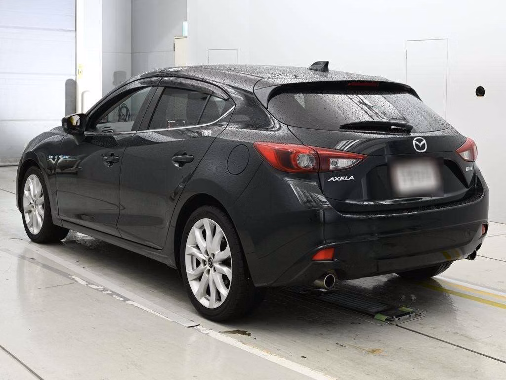 MAZDA AXELA
