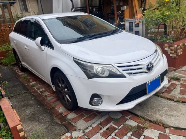 TOYOTA AVENSIS