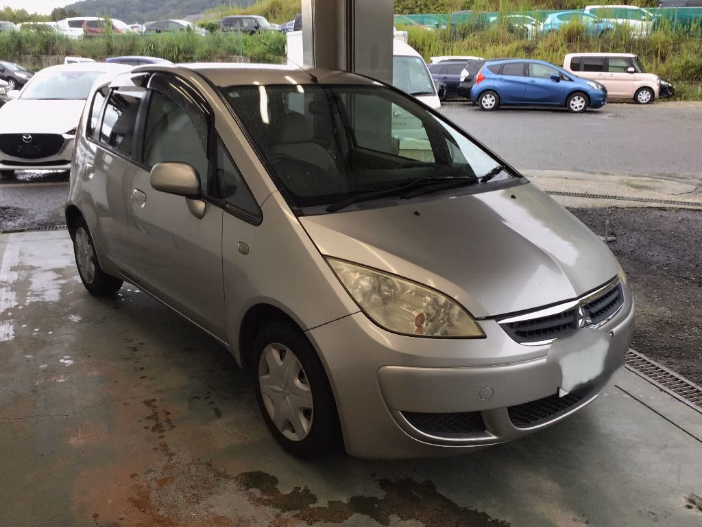 MITSUBISHI COLT