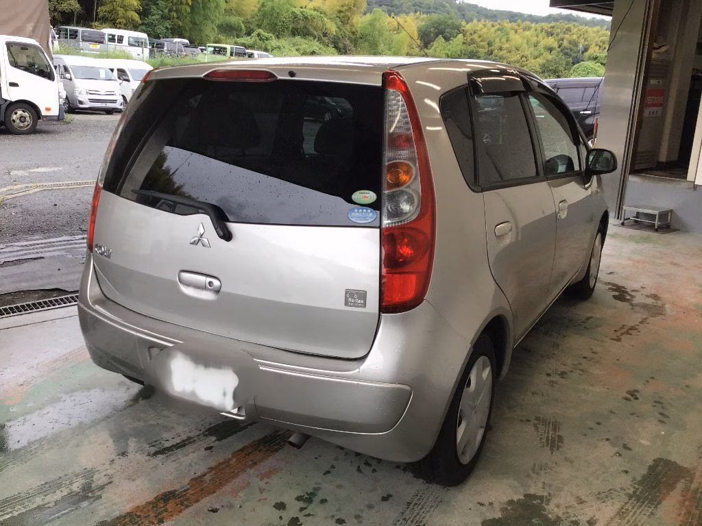MITSUBISHI COLT