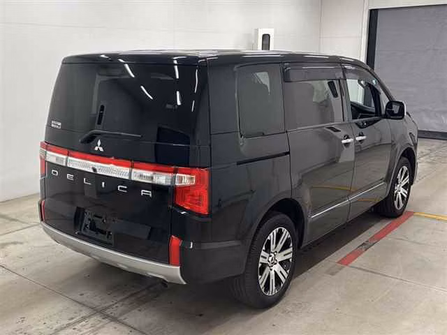 MITSUBISHI DELICA D:5