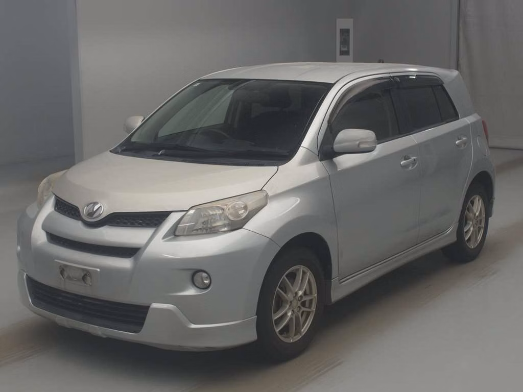 TOYOTA IST